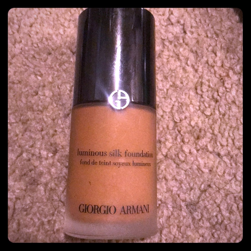 Giorgio Armani Luminous Silk Foundation